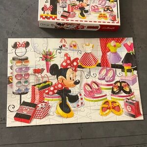 Disney Minnie Mouse Fashion Puzzle - Red, Yellow, and Black